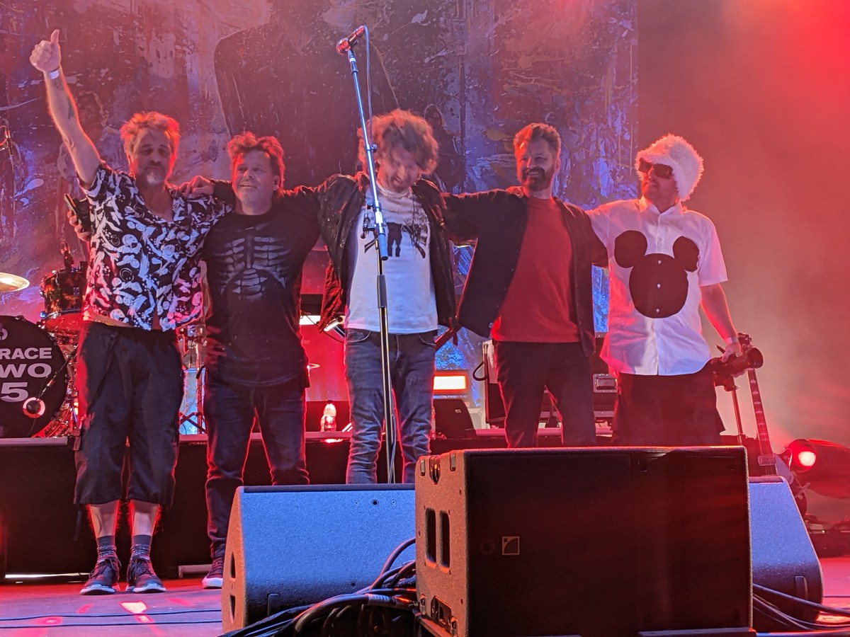 Middle Age Gigging: Embrace at The Piece Hall,&nbsp;Halifax.