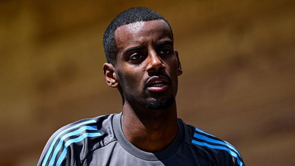 Isak and the agent: If you can’t say anything nice, you shouldn’t say anything at&nbsp;all.